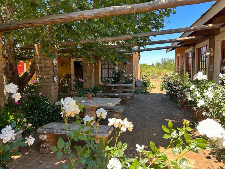 8 Bedroom Property for Sale in Potchefstroom Rural North West